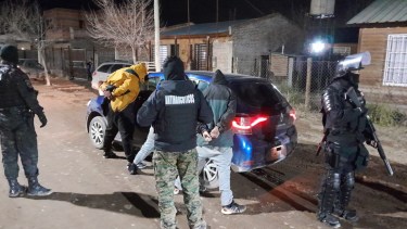 Duro golpe al microtráfico de droga en El Chañar: hay 6 detenidos en 10 allanamientos