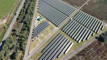 Un hotel de Córdoba da el salto a la energía tokenizada con un parque solar de 546 paneles