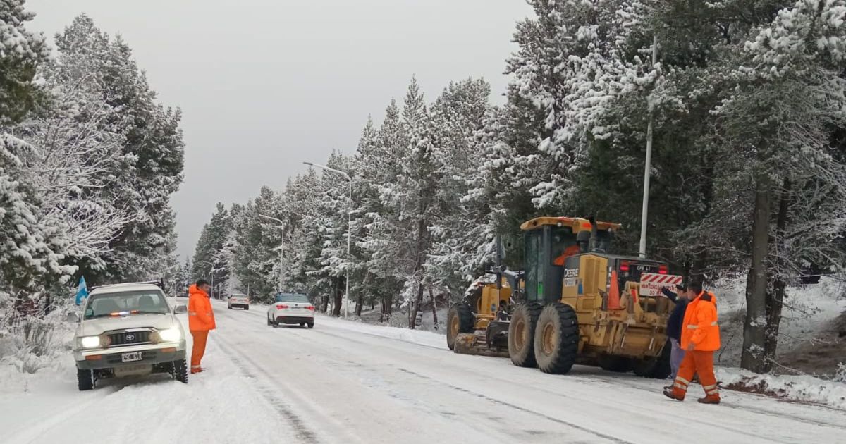 Operativo invernal de Vialidad Rionegrina emplea hasta 100 trabajadores en rutas