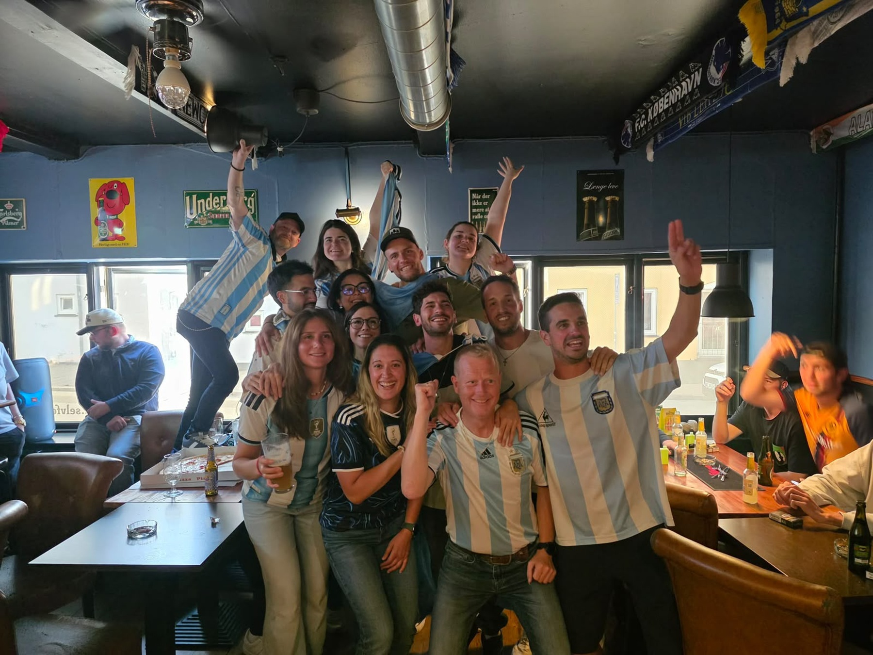 Argentinos se reúnen en Dinamarca para ver el Mundial entre amigos