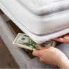 Imagen de El dólar colchón se lleva la totalidad del superávit comercial que genera Vaca Muerta