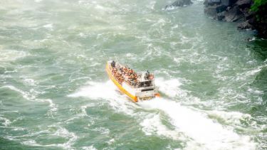 Crecida histórica en las Cataratas del Iguazú: alerta meteorológica y actividades suspendidas tras la muerte del turista neerlandés