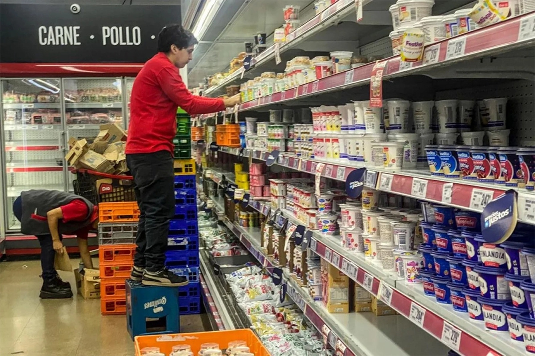 Aumento salarial del 5,7% para empleados de comercio en tres tramos