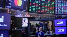 Imagen de El riesgo país se acercó a los 400 puntos tras ocho años luego de los anuncios de Caputo: los ADRs saltaron hasta 6,7%