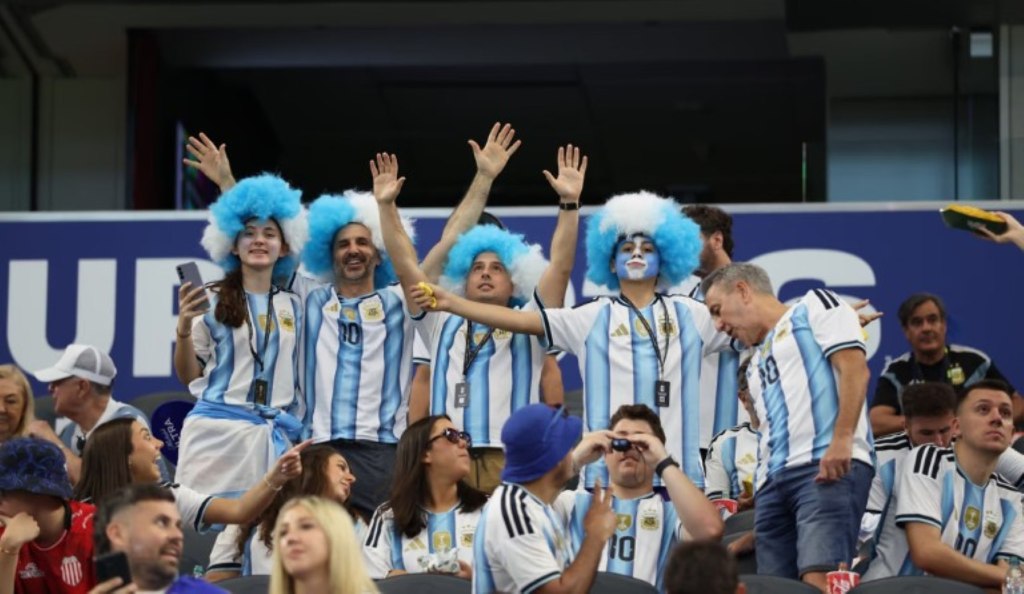 Cuánto cuesta viajar a Estados Unidos y ver el partido de Argentina contra Suiza en cuartos de final del Mundial 2026