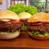Imagen de Hamburguesas caseras: la receta fácil y jugosa para hacer 10 medallones y guardar en el freezer