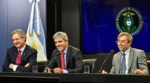 Imagen de «No hay salvataje»: Luis Caputo le cerró la puerta a la asistencia del Gobierno para los deudores morosos