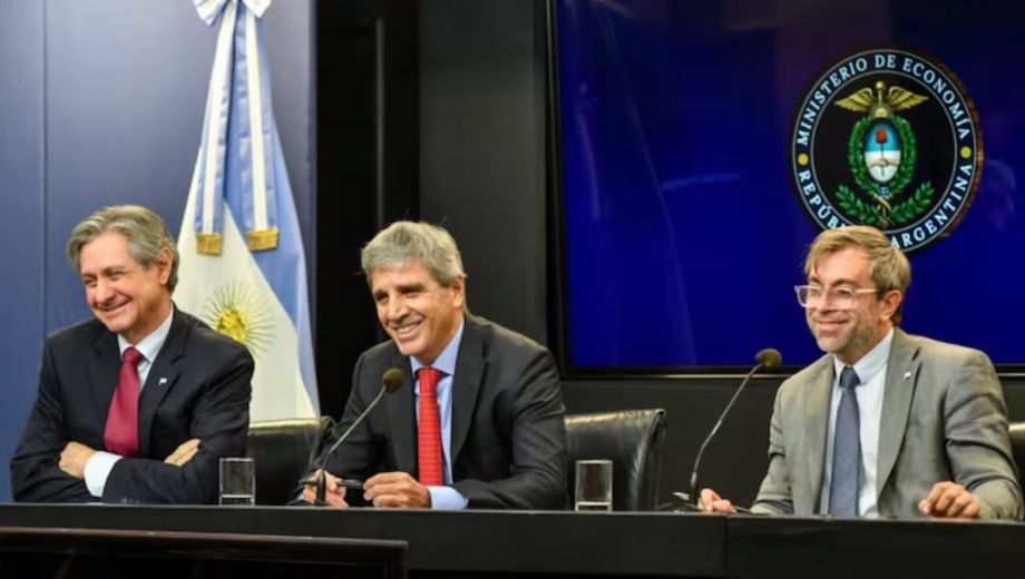 "No hay salvataje": Luis Caputo le cerró la puerta a la asistencia del Gobierno para los deudores morosos