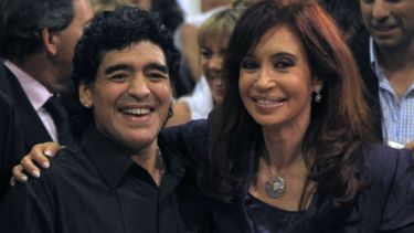 En una charla inédita con Cristina Kirchner, salió a la luz un video desconocido de  Diego Maradona: «Te quiero, querido»