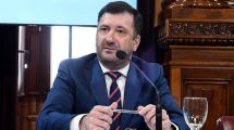 Imagen de Condenaron al exsenador Edgardo Kueider en Paraguay tras intentar cruzar la frontera con US$ 200 mil sin declarar