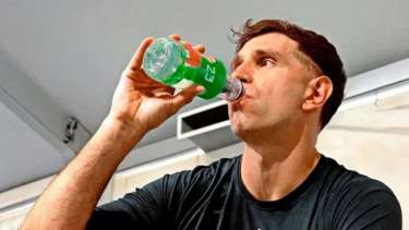 Dibu Martínez lanzó Dibu 23: cómo es su nueva marca de agua mineral en Argentina