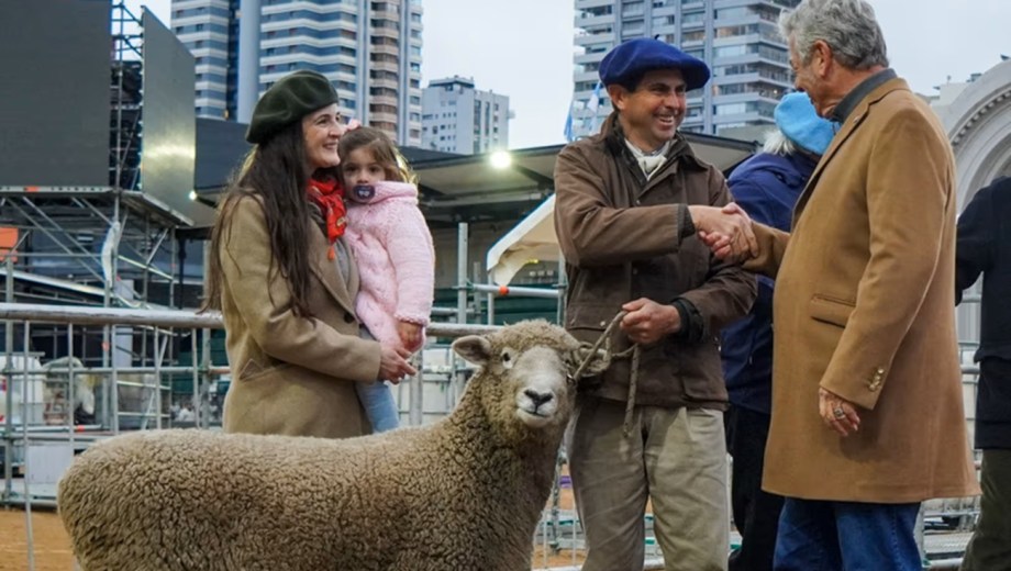 Pino recibió a “Tim Payne” en Palermo
Foto: Agencia NA