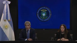 En vivo | Luis Caputo presenta los cambios de la Ley de Inocencia Fiscal para atraer los «dólares del colchón»