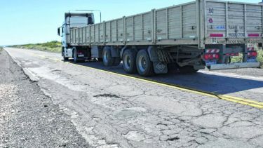 En La Pampa impulsan una tasa vial para los camiones que viajan a Vaca Muerta por el estado de las rutas