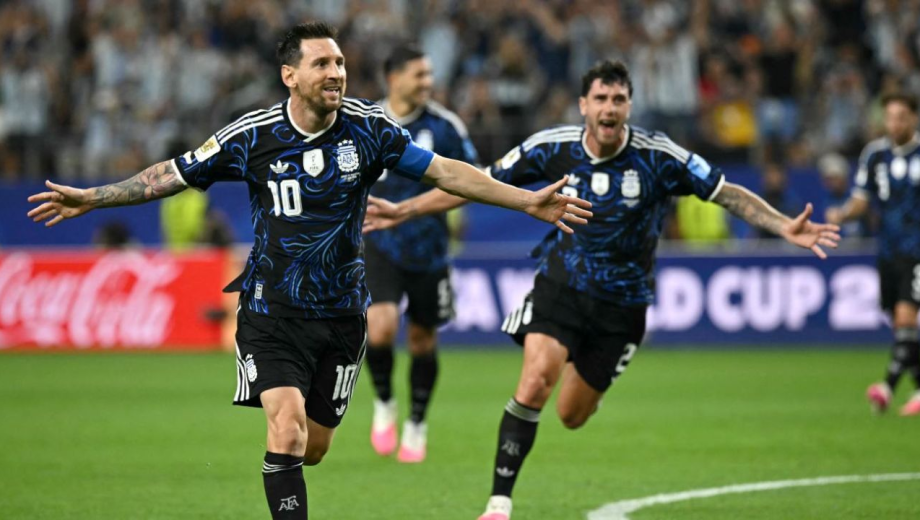 Argentina quiere jugar con camiseta suplente ante Inglaterra. 