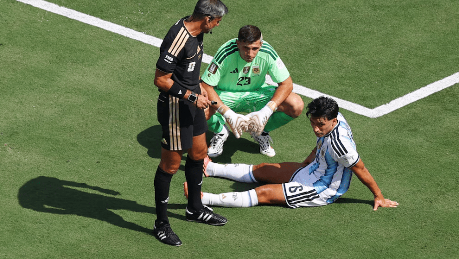 Argentina sufrió dos bajas en la final del Mundial 2026: así fueron las lesiones de Lisandro Martínez y Cuti Romero