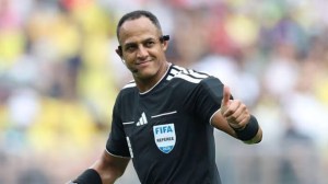 Quién es Ismail Elfath, el árbitro de Argentina vs Inglaterra que ya dirigió a Leo Messi: sus antecedentes