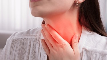 Puro frío, virus o bacteria: cómo saber la causa de tu dolor de garganta y cuándo ir al médico