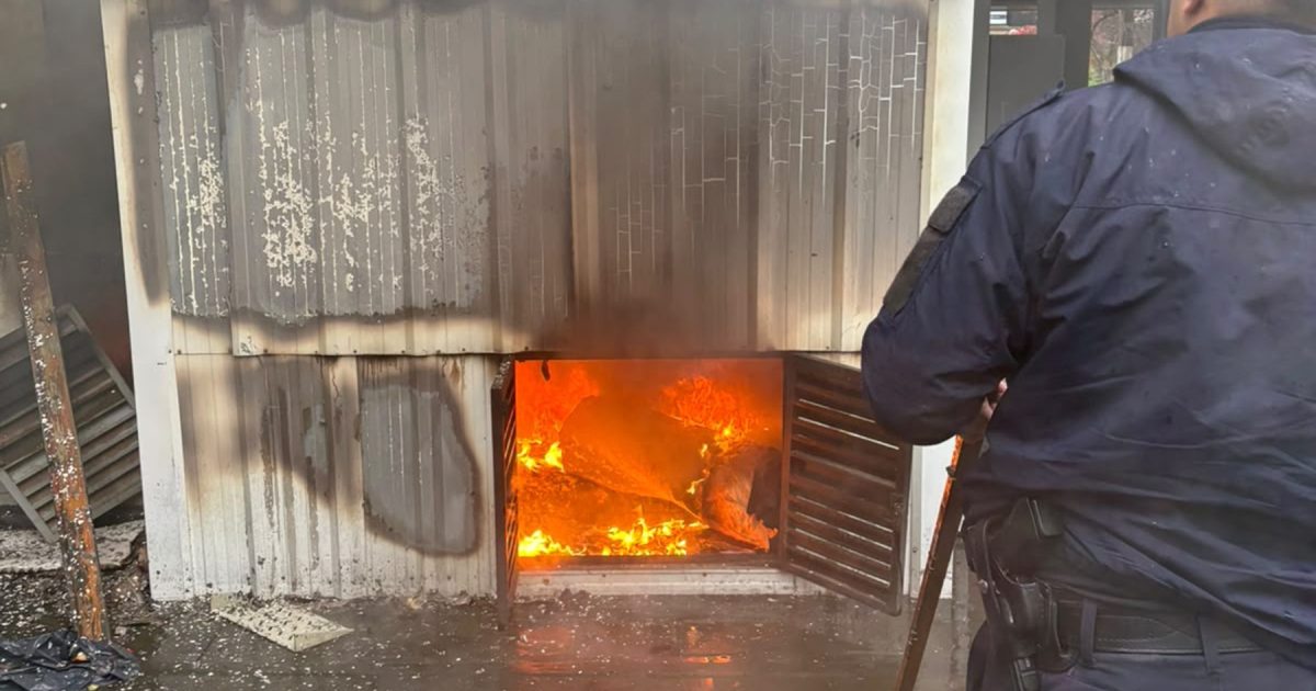 Incendio en Bariloche: evacuaron un restaurante y combatieron el fuego rápidamente