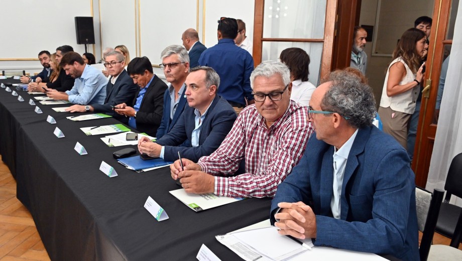 Los intendentes concurrieron a Casa Gobierno en febrero y escucharon una primera propuesta de reforma. Foto: M.Ochoa