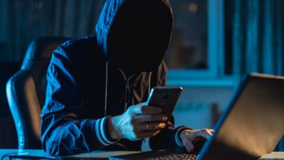 Desde Buenos Aires contactó a una adolescente de Viedma y le pedía imágenes sexuales, quedó imputado 