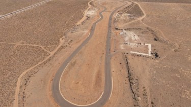 El kartódromo de Zapala sigue tomando forma con importantes avances en la obra
