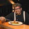 Imagen de Bariloche: este chef tucumano hoy la rompe con los sabores del Norte en restaurante en el Catedral