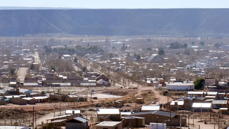 Uno de los equipos de gasoducto virtual ya fue instalado y los restantes quedarán operativos esta semana para reforzar el abastecimiento de gas en Rincón de los Sauces ante contingencias en el sistema de provisión. Foto gentileza.