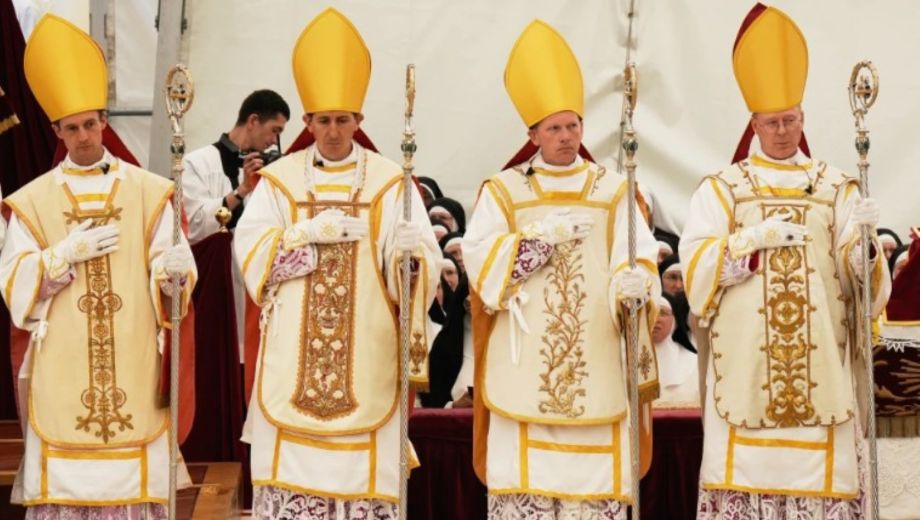 Excomunión a miembros de la Fraternidad Sacerdotal de San Pío X  por ordenaciones episcopales. Foto: AP. 