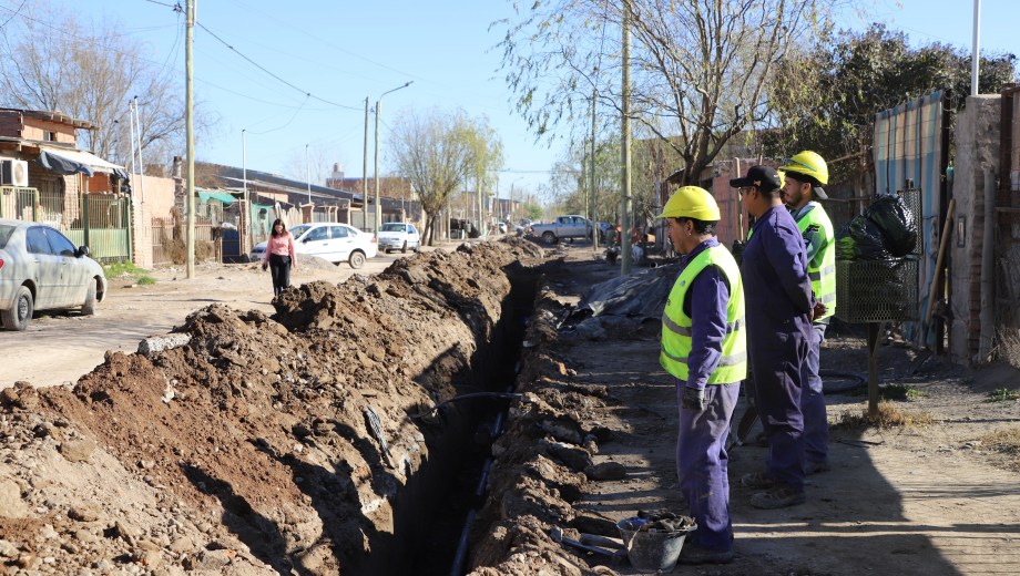 Acueducto en Cipolletti: Río Negro retomó la megaobra que llevará agua potable a 11 barrios en zona norte