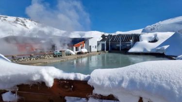 Mapa | Cómo llegar al pueblo de la Patagonia que cada invierno queda sepultado por la nieve y tiene termas al pie de un volcán