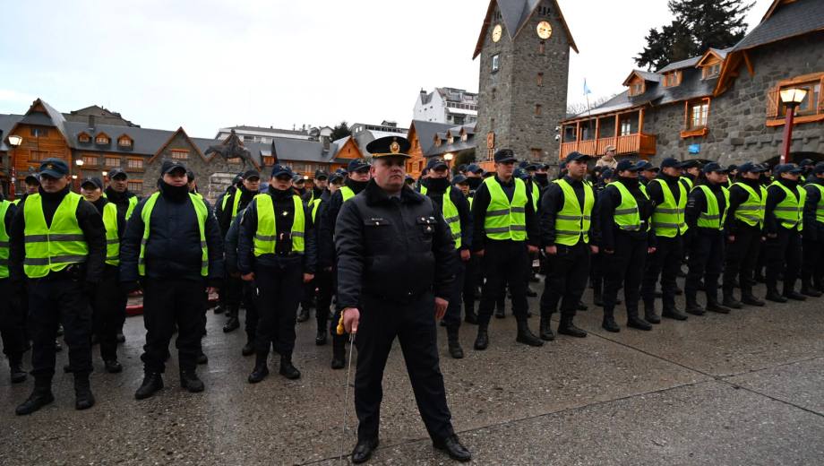 La Policía de Río Negro presentó los refuerzos policiales del invierno en Bariloche. Foto: Chino Leiva