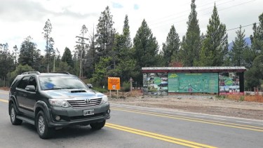 El Bolsón: puso un candado en una tranquera y bloqueó un paso vecinal, pero un fallo le ordenó retirarlo