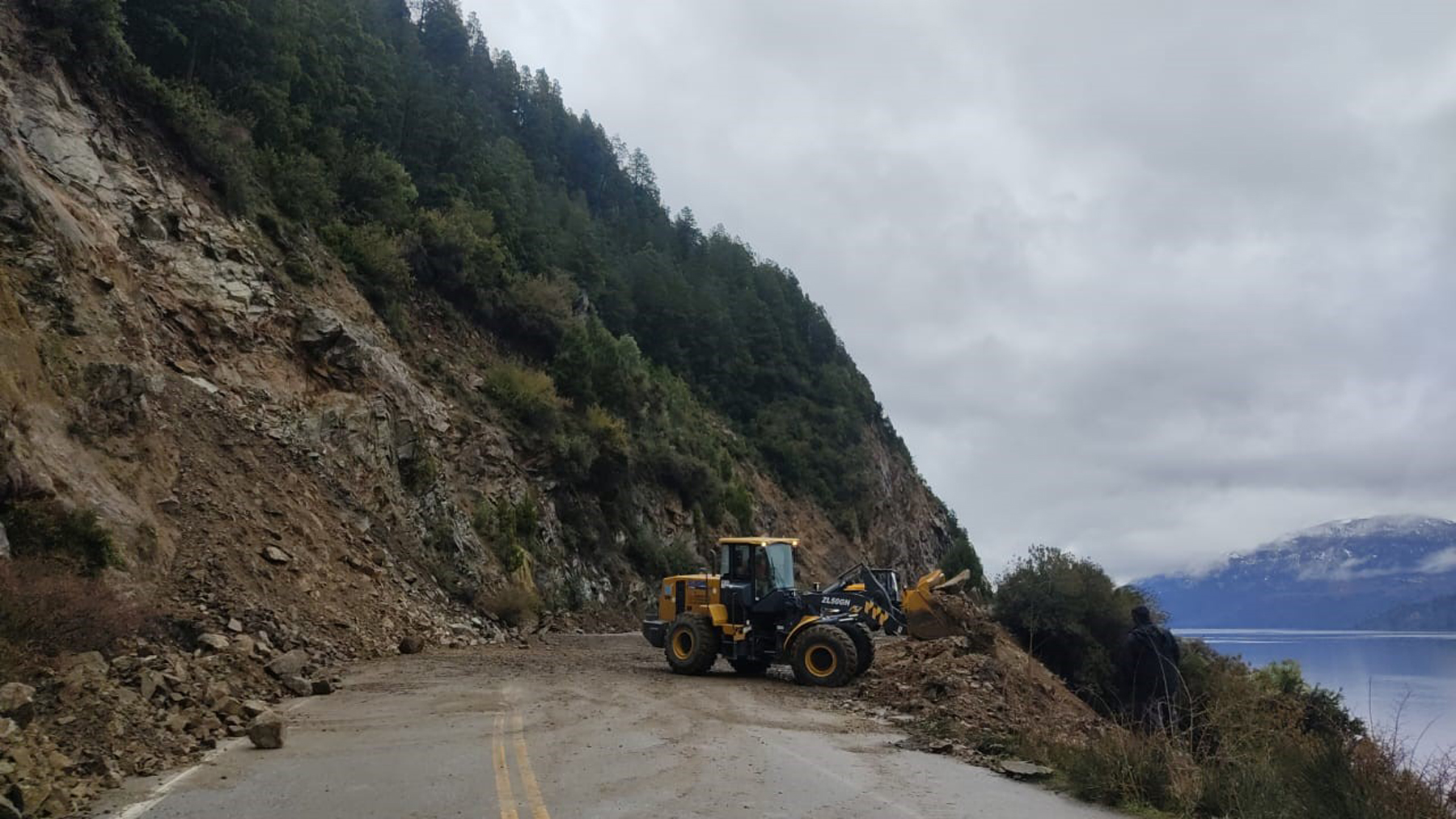 Se restableció parcialmente la circulación en la Ruta 40, tramo Siete Lagos
