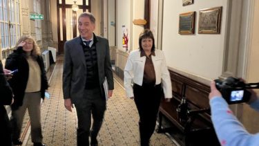 Santilli construye el camino para la reelección de Milei