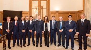 Weretilneck, la conversación y la exigencia nacional