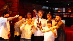 En el Catedral: chefs de Bariloche degustan una nueva sidra creada en el Alto Valle en un original conversatorio