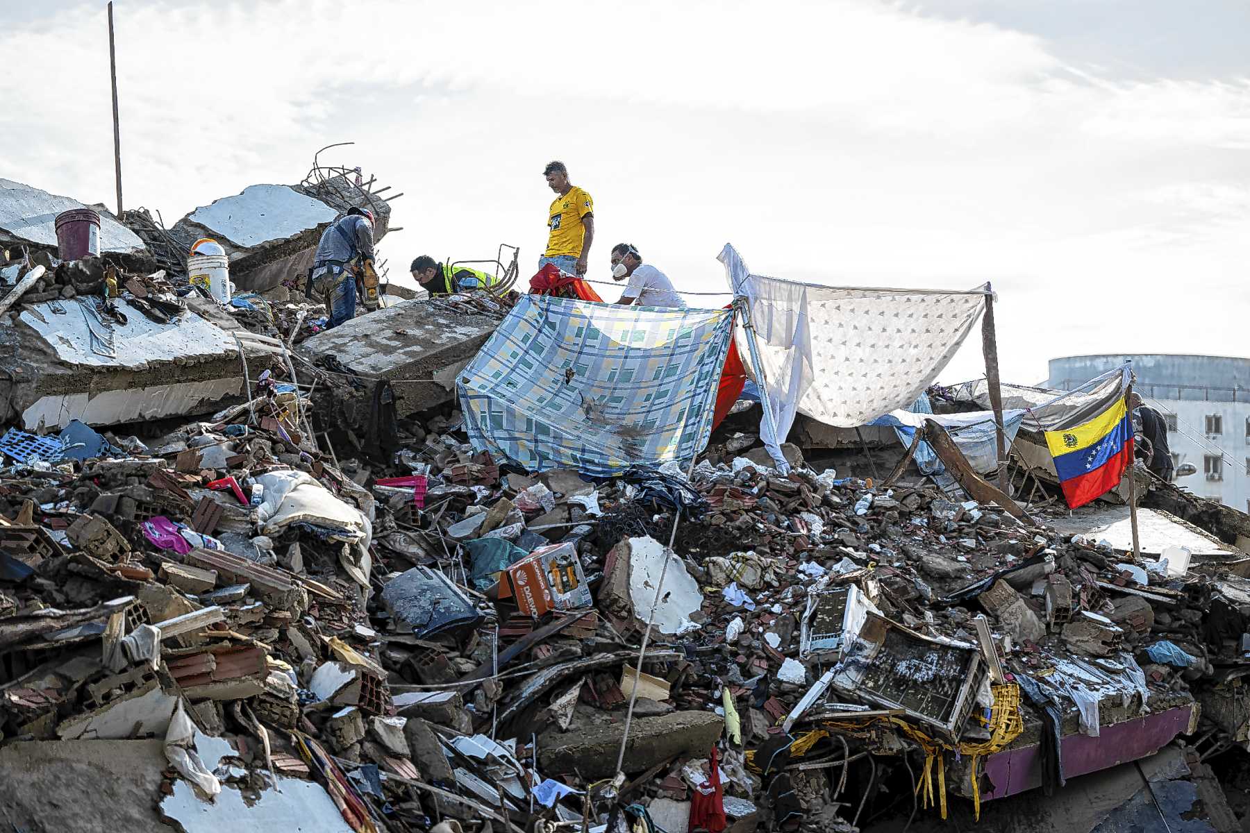 Tragedia en Venezuela: Doblete sísmico deja más de 2.500 muertos y miles de edificios colapsados