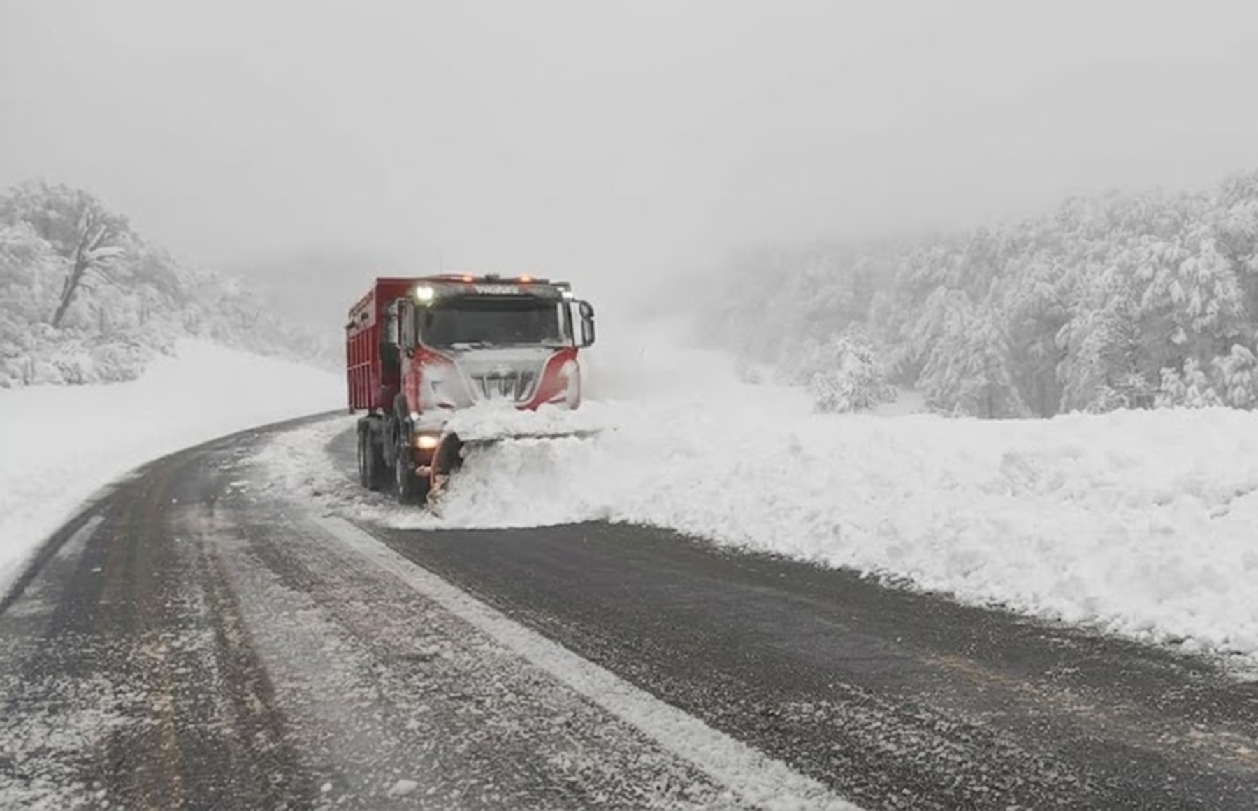 Alerta naranja por lluvias y nevadas en la cordillera de Río Negro y Neuquén