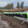 Imagen de Un colectivo con 20 pasajeros cayó de un puente en Buenos Aires: hay varios heridos