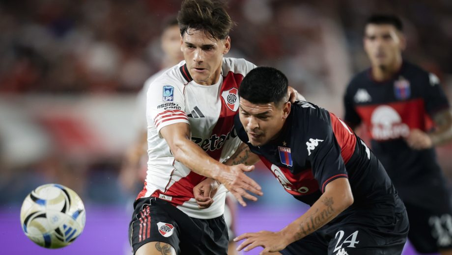Martínez Quarta será titular y Álvarez iría al banco. En el Apertura, Tigre se quedó con un triunfazo en el Monumental por 4-1. (Foto: Archivo - FOTOBAIRES)