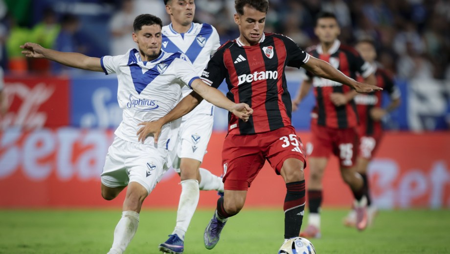 Lucas Robertone será titular en Vélez y Joaquín Freitas hara lo propio en River. (Foto: Archivo - FOTOBAIRES)