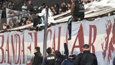 Escándalo en Platense: el duro cruce de Vázquez con un hincha y Zunino en la cuerda floja