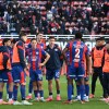 Imagen de La barra de San Lorenzo visitó al plantel en el entrenamiento, en medio de un clima tenso