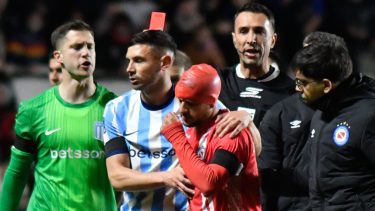 Golpe para Racing: Maravilla Martínez recibió una dura sanción tras la roja ante Argentinos