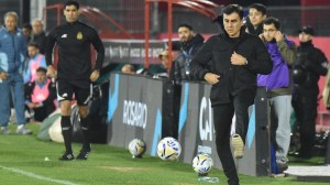 Gustavo Quinteros dejó de ser el entrenador de Independiente tras la dura caída en Copa Argentina