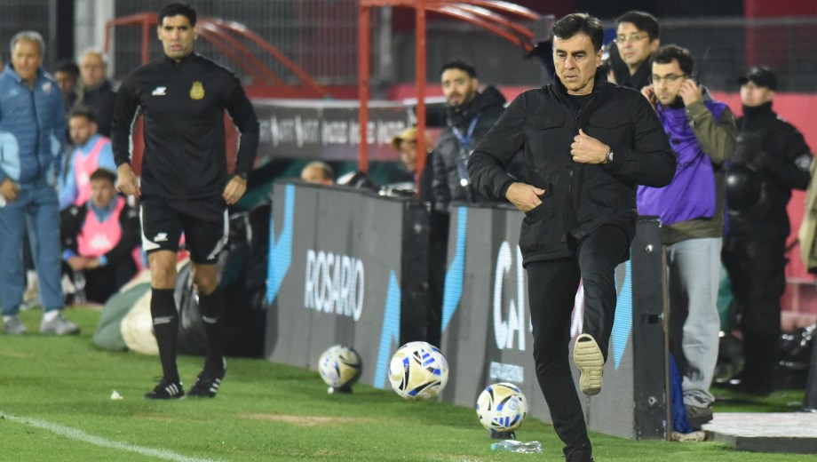 Gustavo Quinteros fue despedido de Independiente























Foto: FOTOBAIRES
























Octavos de Final. Copa Argentina.