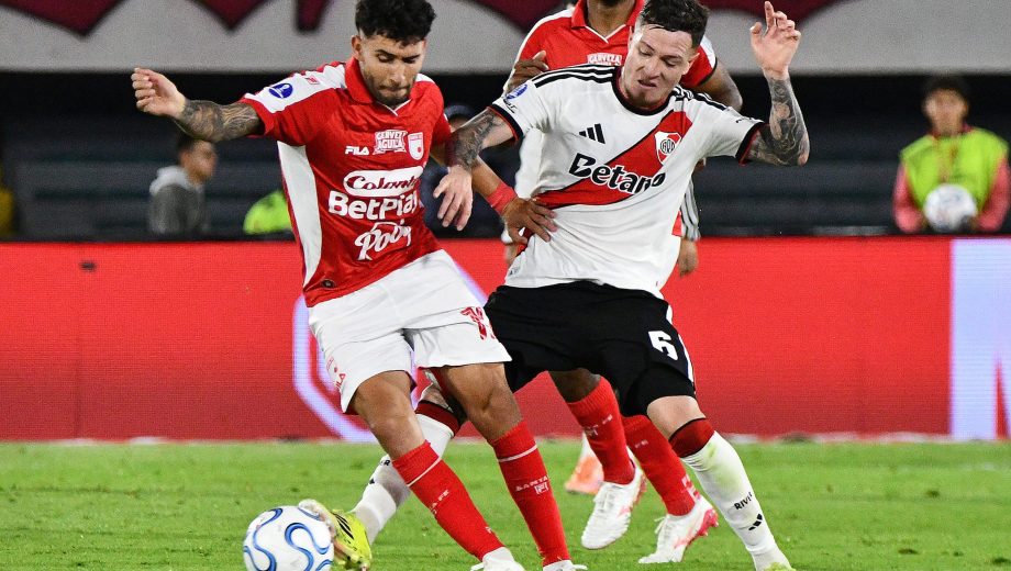 Nahuel Bustos y Aníbal Moreno serían titulares en Independiente Santa Fe y River, respectivamente. (Foto: FOTOBAIRES)