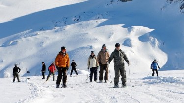 El destino de Río Negro que ofrece hasta 20% de descuento y tiene nieve para esquiar