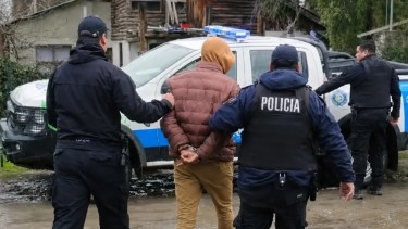 Investigaban tres robos en El Bolsón y detuvieron a un hombre: secuestraron varios elementos
